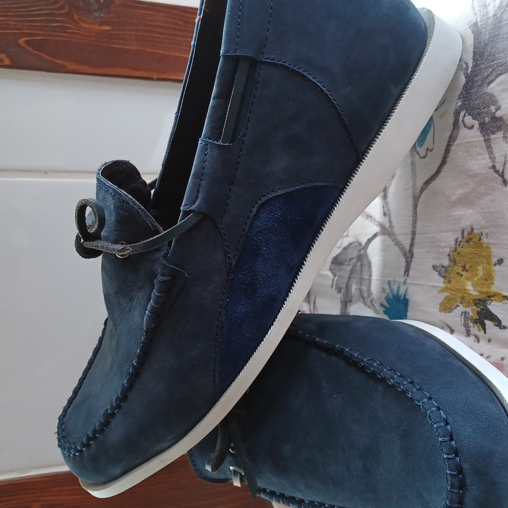 NWOB MEN'S BLUE SUEDE SHOES - Picture 4 of 7